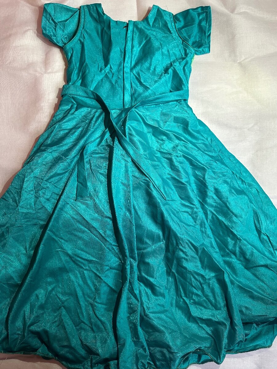 Girl dress (Thrift)