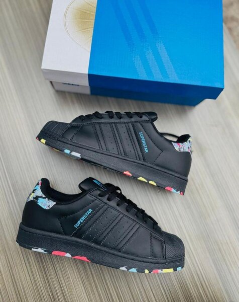 Adidas Superstar