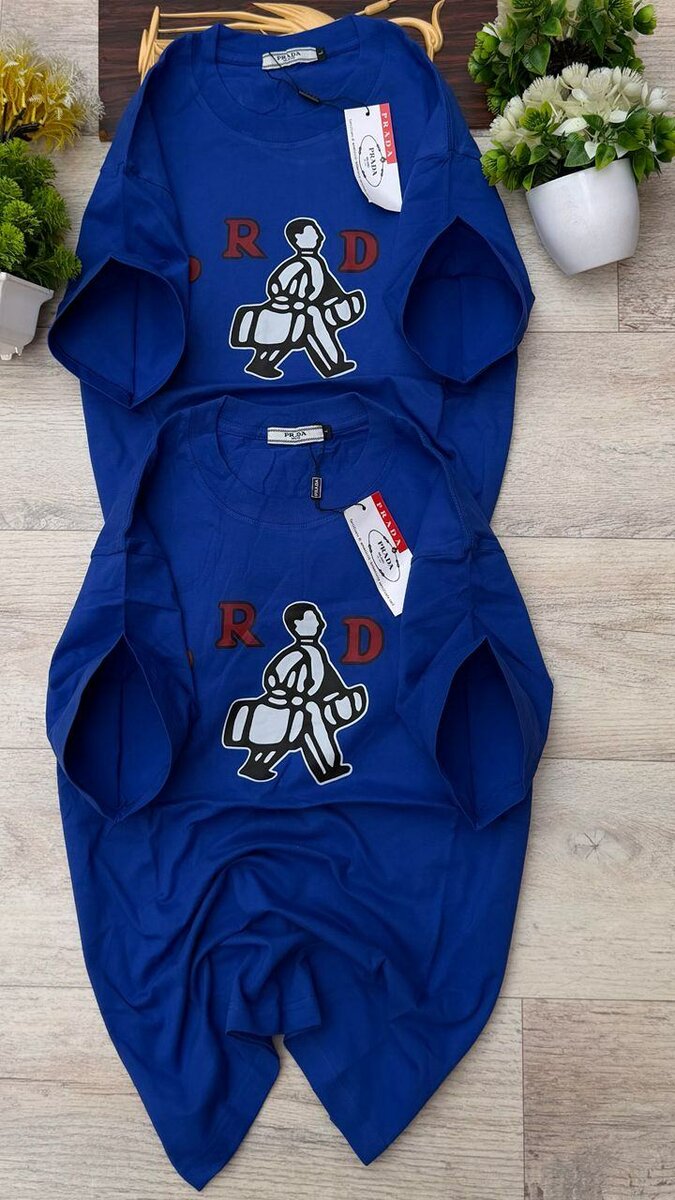 T-shirts rouges Adidas