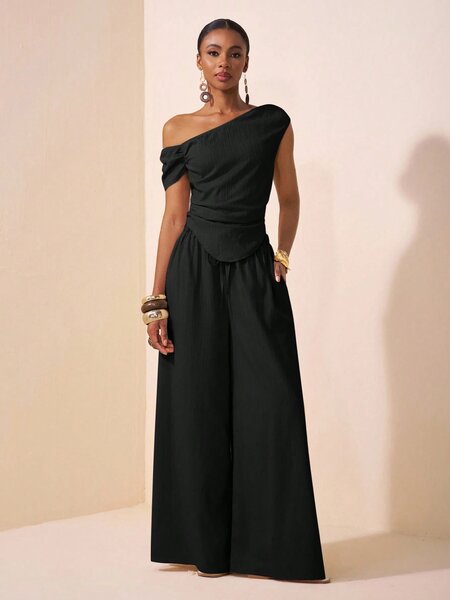 Combinaison à une épaule élégante