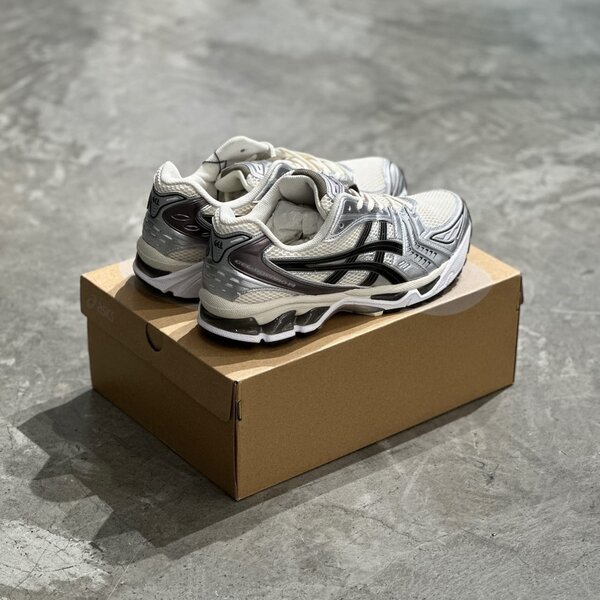 Chaussures Asics KAYANO 14