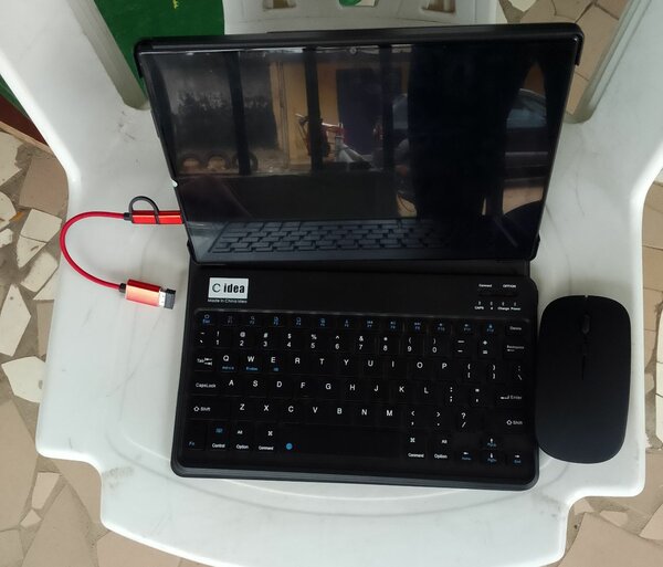 Tablette Android avec accessoires