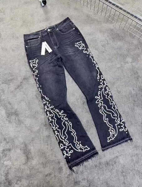 Jean brodé tendance pour femmes