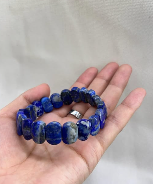 Табигый таштан жасалган билерик