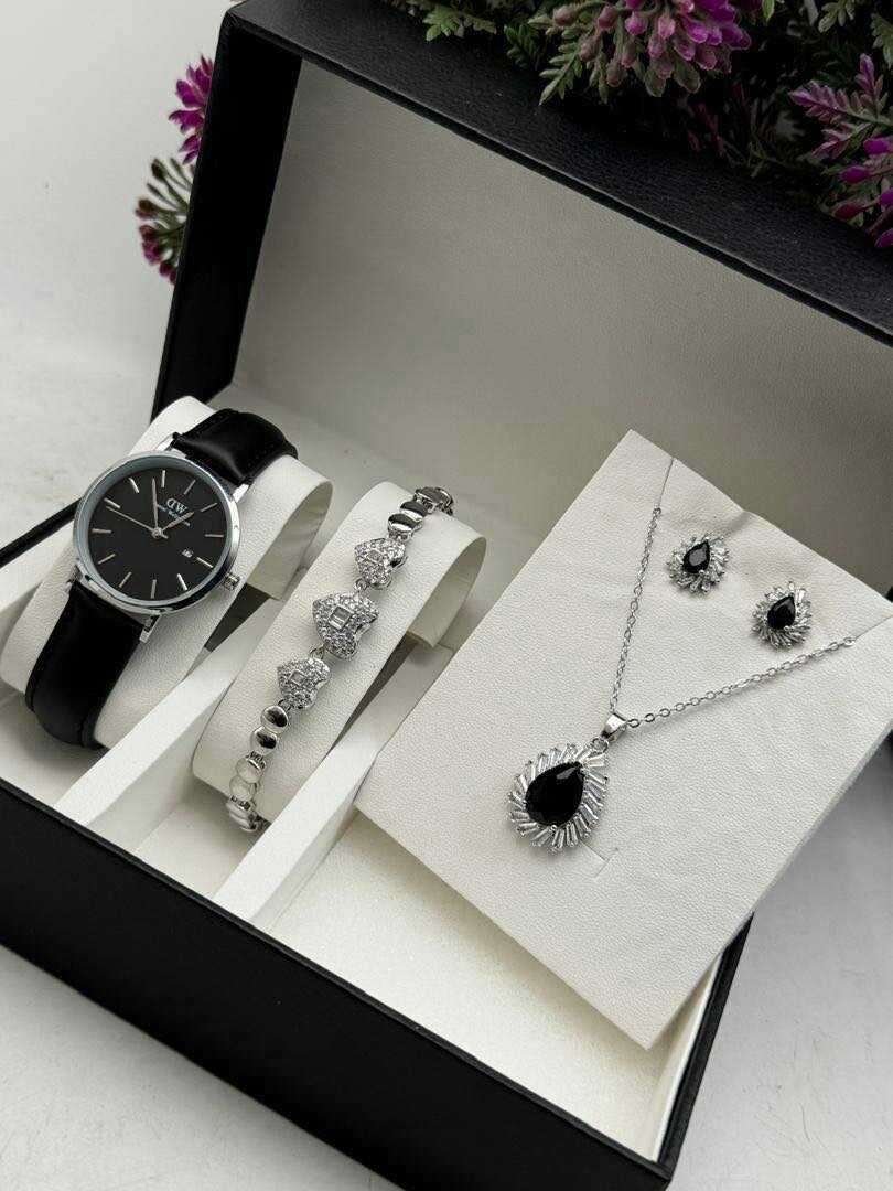 LADIES SET DW, HERMES WATCH WITH BRACELET AND EARRINGS
