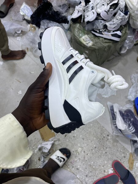 Baskets blanches sport homme