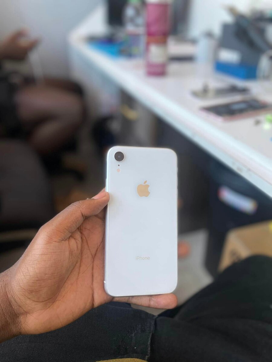 iPhone XR 64Gb