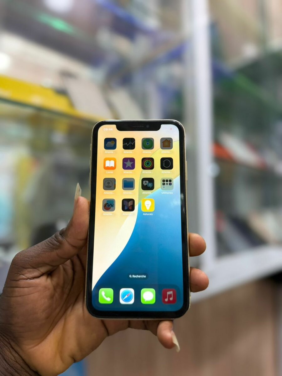 iPhone XR Jaune 128Go 2nd main