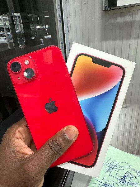 iPhone 14pus disponible