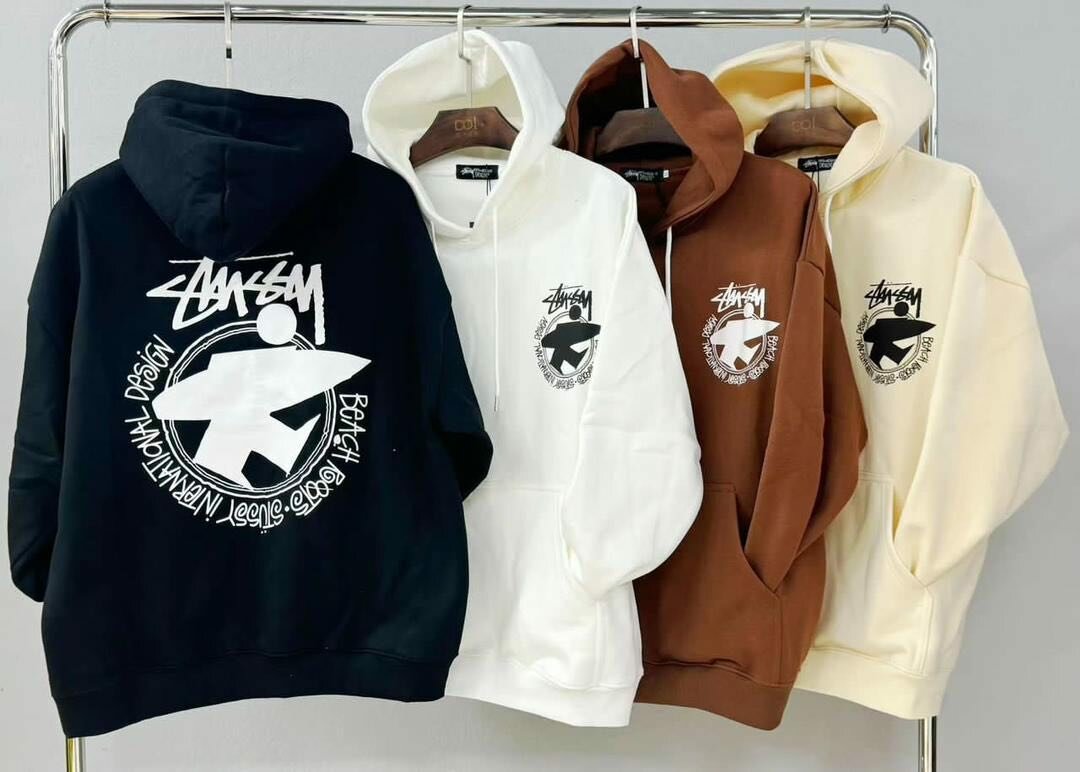 Sweat à capuche design varié