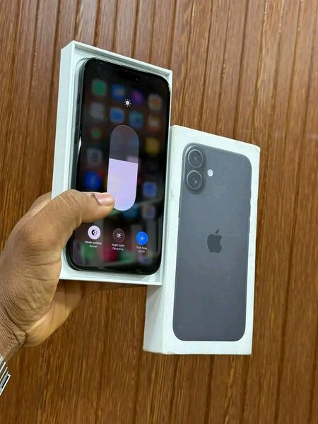 iPhone 16 Noir 128GB