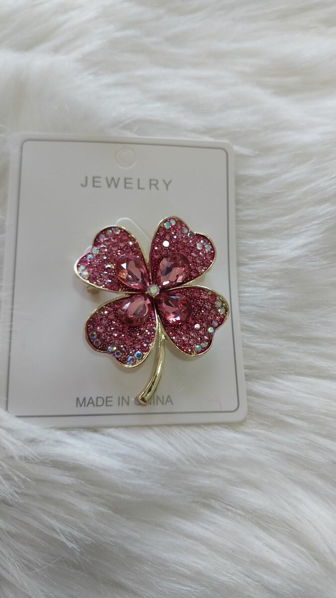 Flower brooches