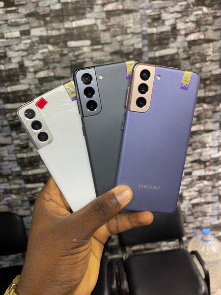 Samsung galaxy s21 5G 128giga/8 casineuf importer