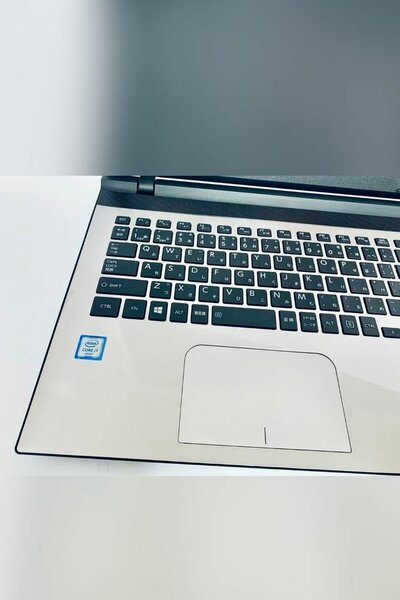 TOSHIBA DYNABOOK 15