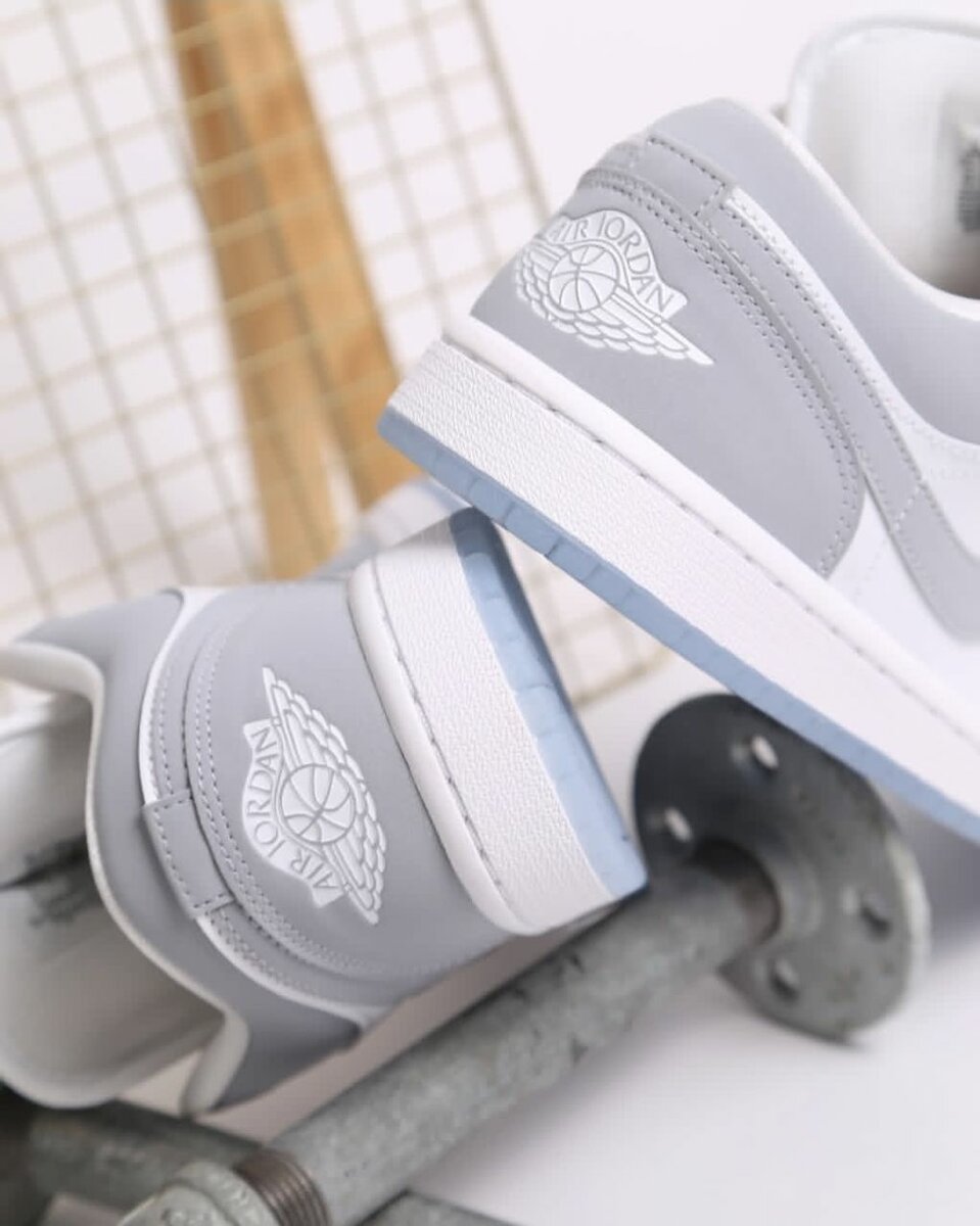 Baskets basses grises Air Jordan