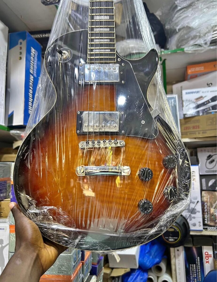 Guitare électrique professionnelle