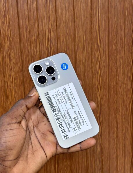 iPhone 15 Pro Max casi neuf
