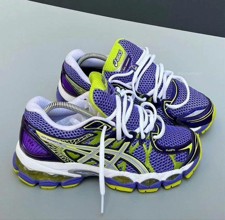 Chaussures de course Asics colorées
