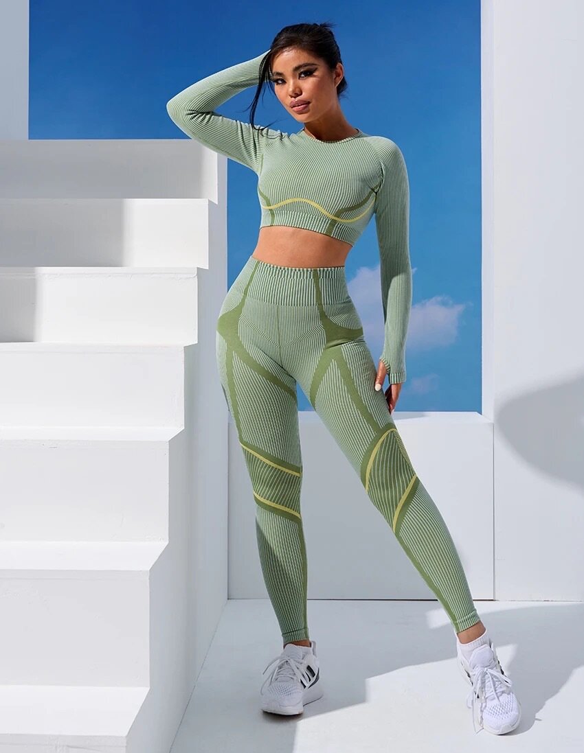 Long sleeved top and leggings gm set