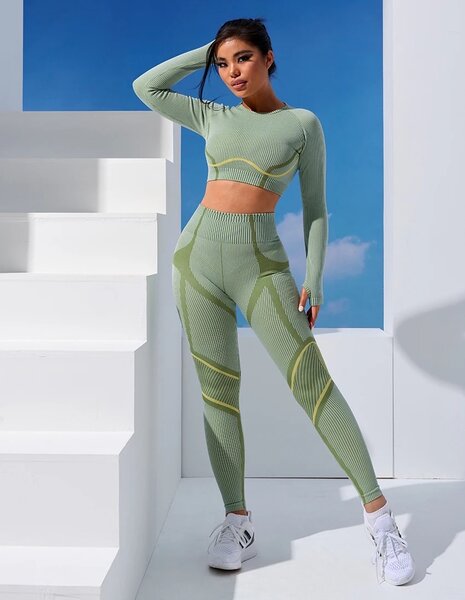 Long sleeved top and leggings gm set