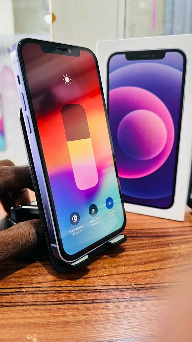 iPhone 12 128gb avec carton ( san id )