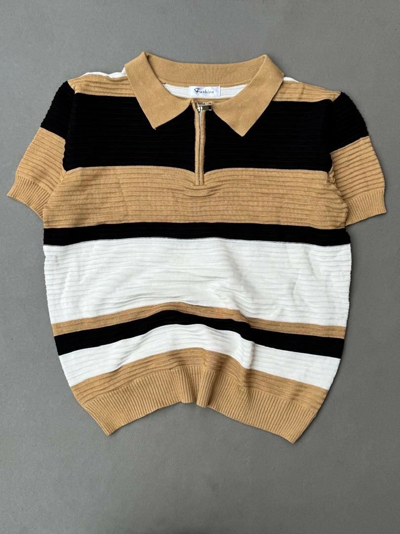 Polo en tricot rayé élégant