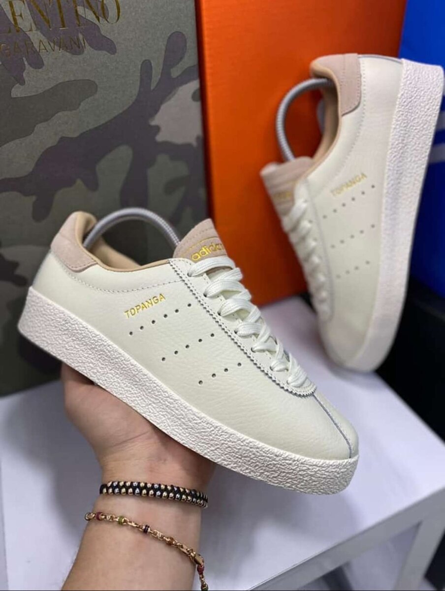 Adidas topanga