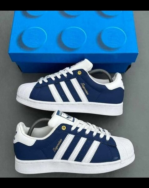 Baskets bleues classiques