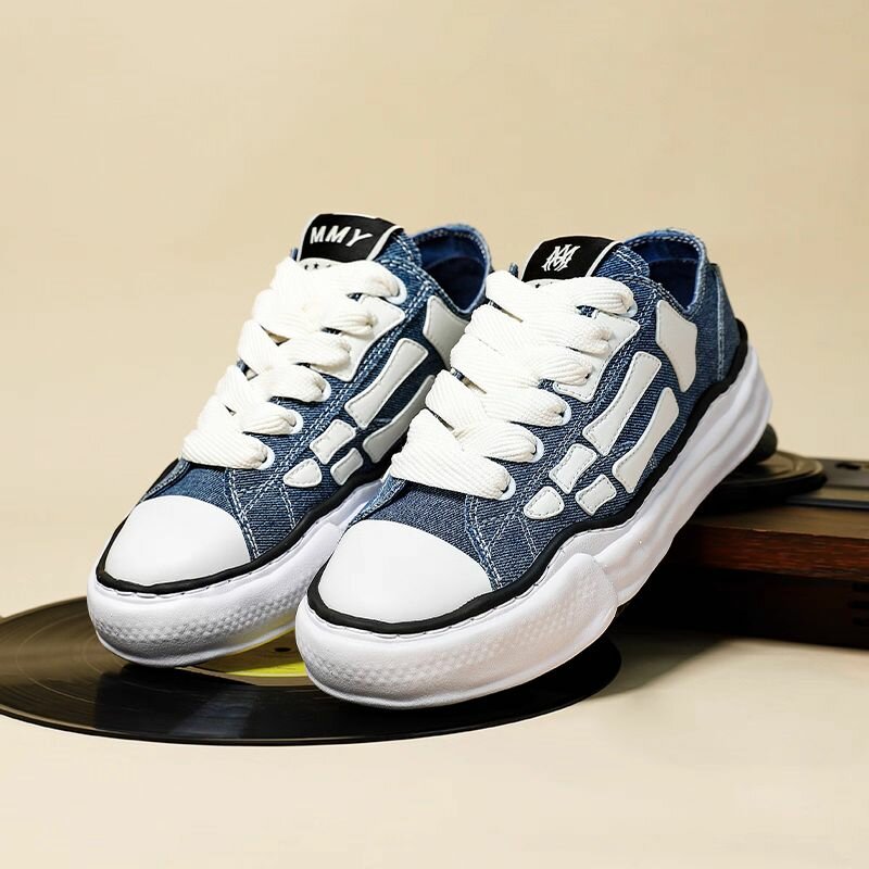 Baskets en denim tendance