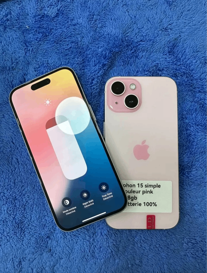 iPhone 15 Rose et Bleu 128Go