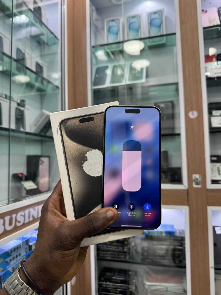 iPhone 15 Pro Max 512Go 2 puce