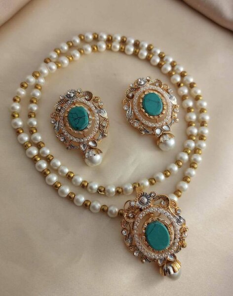 Ladies wedding set Necklace and earrings