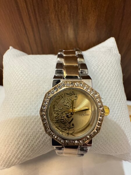 Часы наручные, с арабскими буквами, стильное украшение !