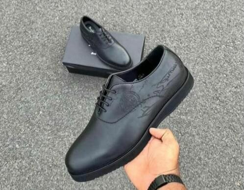 Chaussures  en cuir élégant