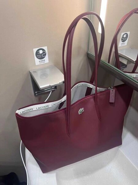 Sacs cabas élégants Lacoste