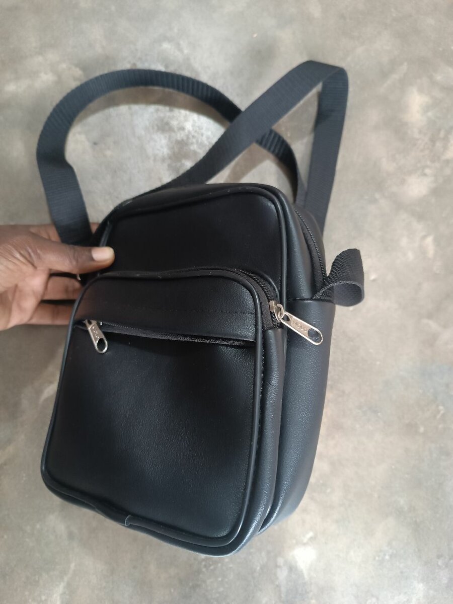 Sac Bandoulière Noir Élégant