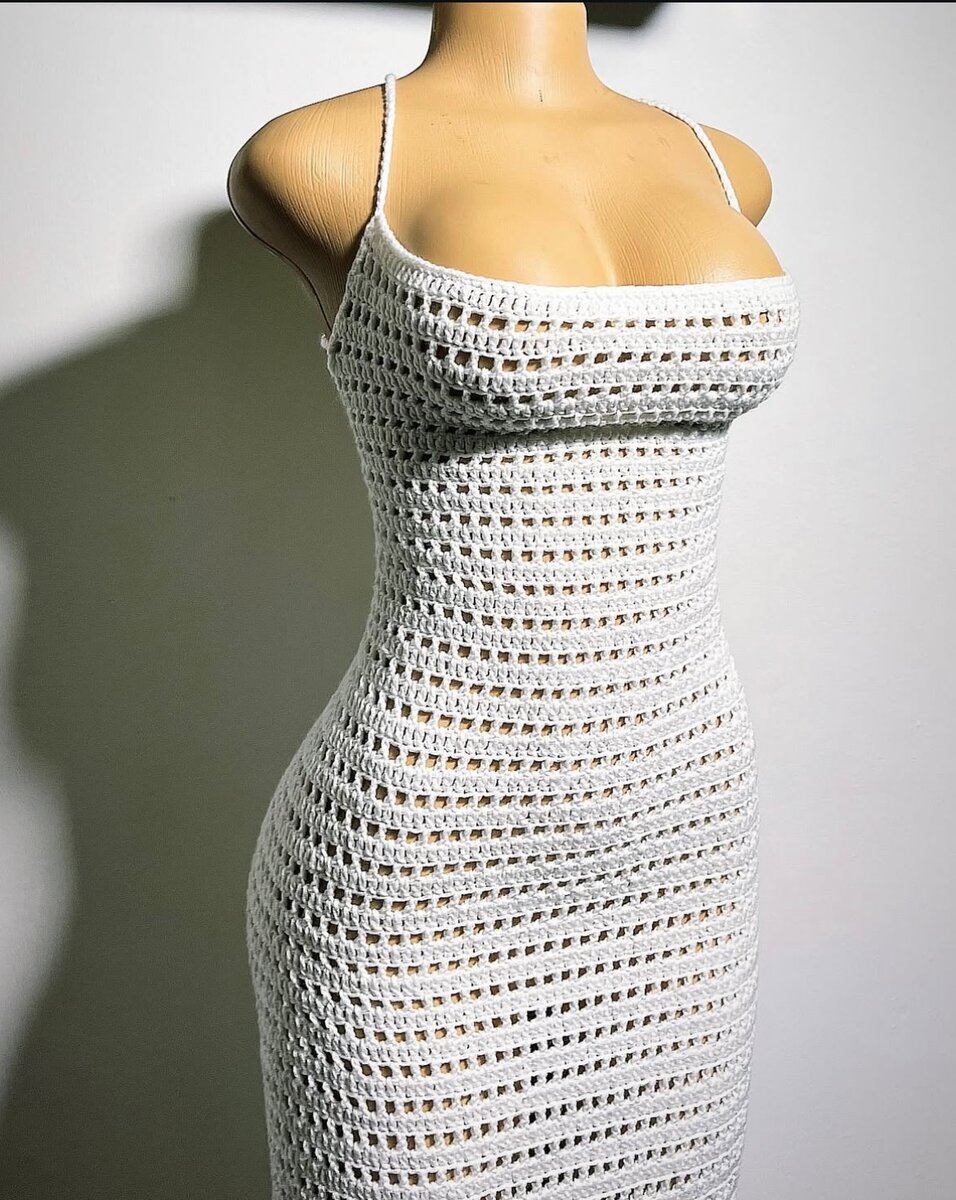 Robe Longue Crochet Blanche Élégante