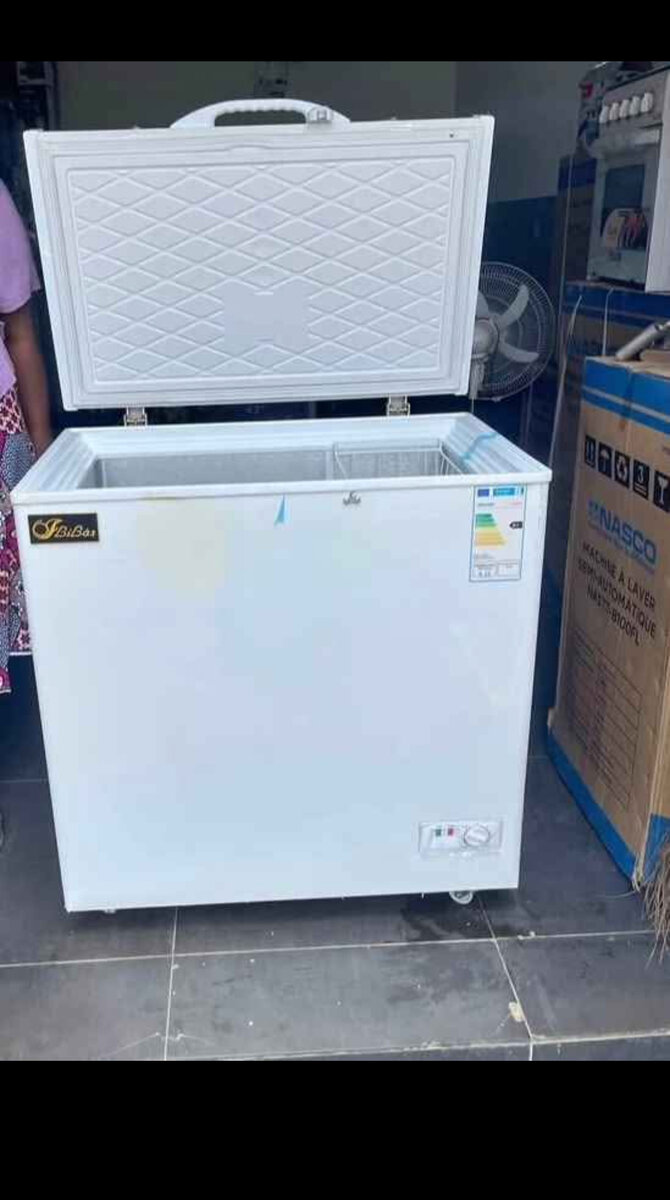 Congélateur coffre compact 100L