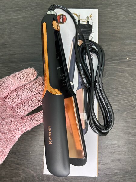 KEMEI Professional Hair Straightener.
