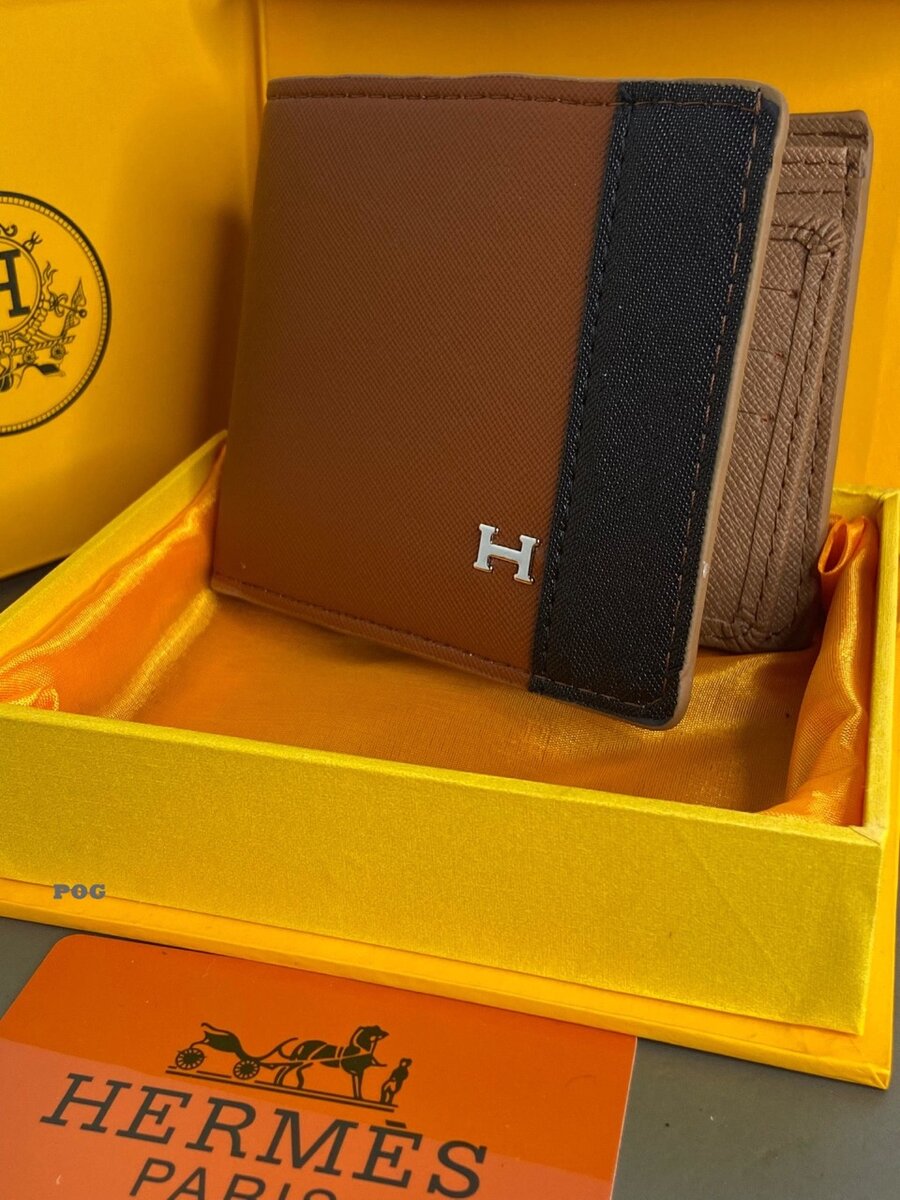 Sleek  Leather Hermes Pocket Wallet