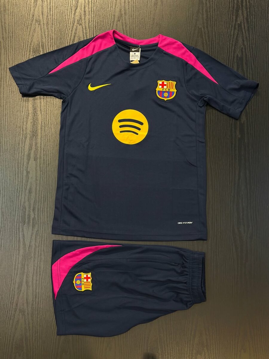 Ensemble de foot FC Barcelone