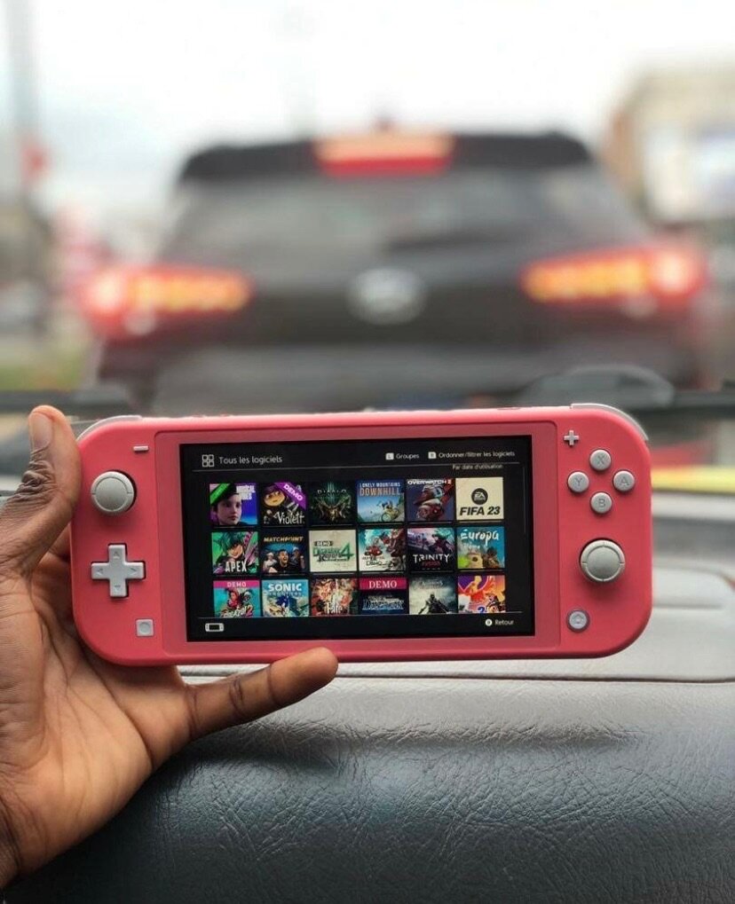 Nintendo Switch Lite Coral