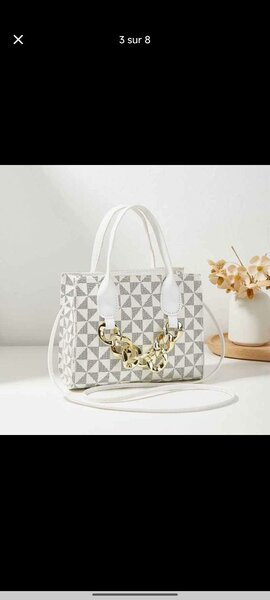 Sac à main en cuir avec chaîne