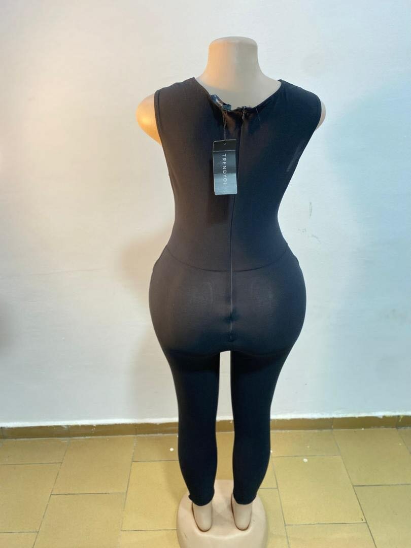 Combinaison moulante noire