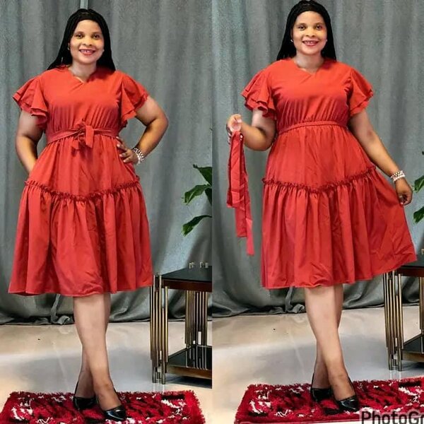 Women's trapezoidal dress with ruffles