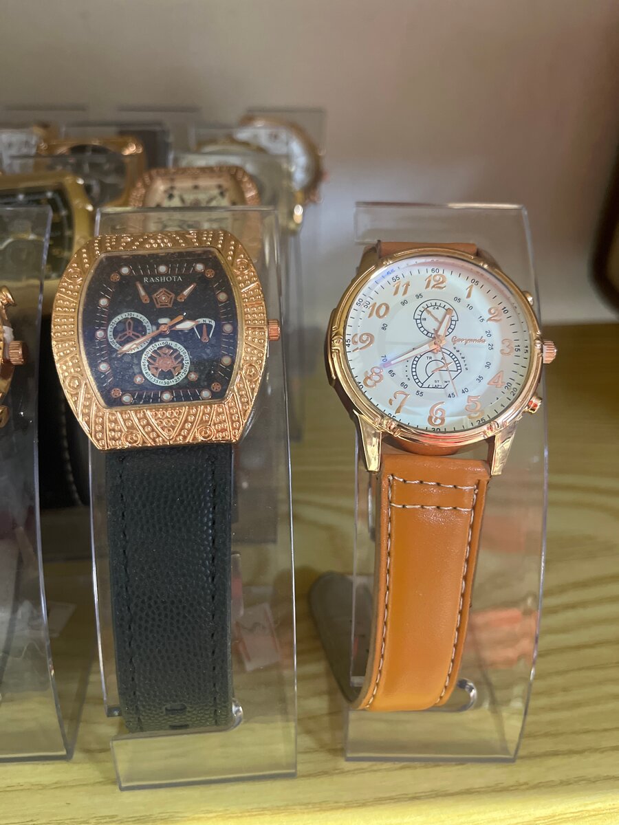 Montres en cuir élégantes