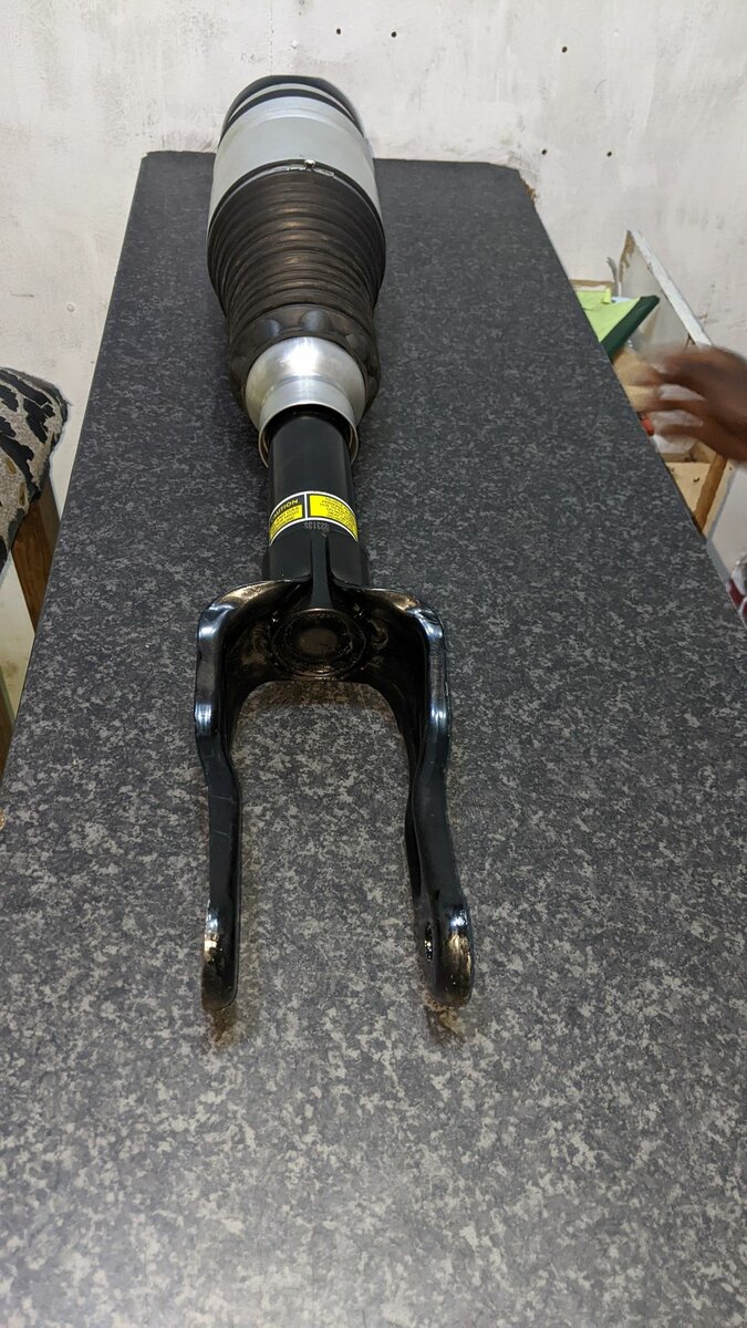 Front air Shocks For Jeep Grand Cherokee WK2 & Dodge Durango