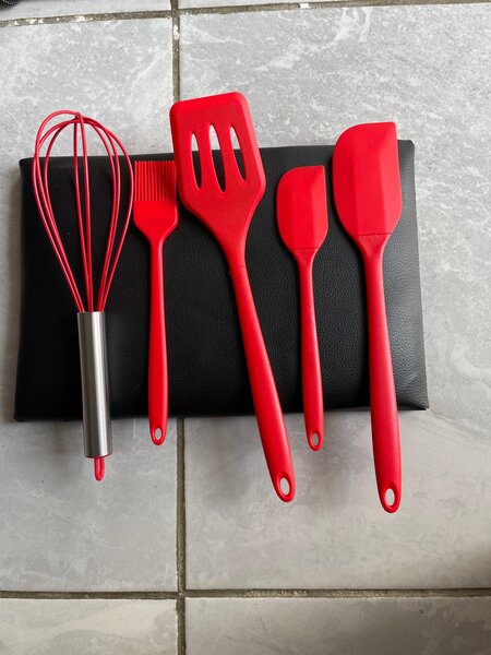 Set d'ustensiles rouge