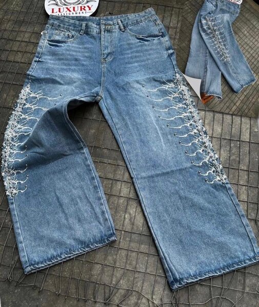 Jeans brodés tendance homme