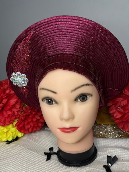 Chapeau élégant bordée